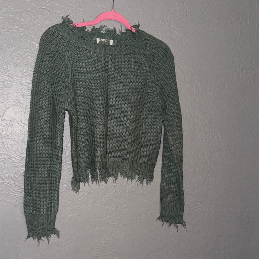 Frayed Hem Crewneck Sweater in Olive Green